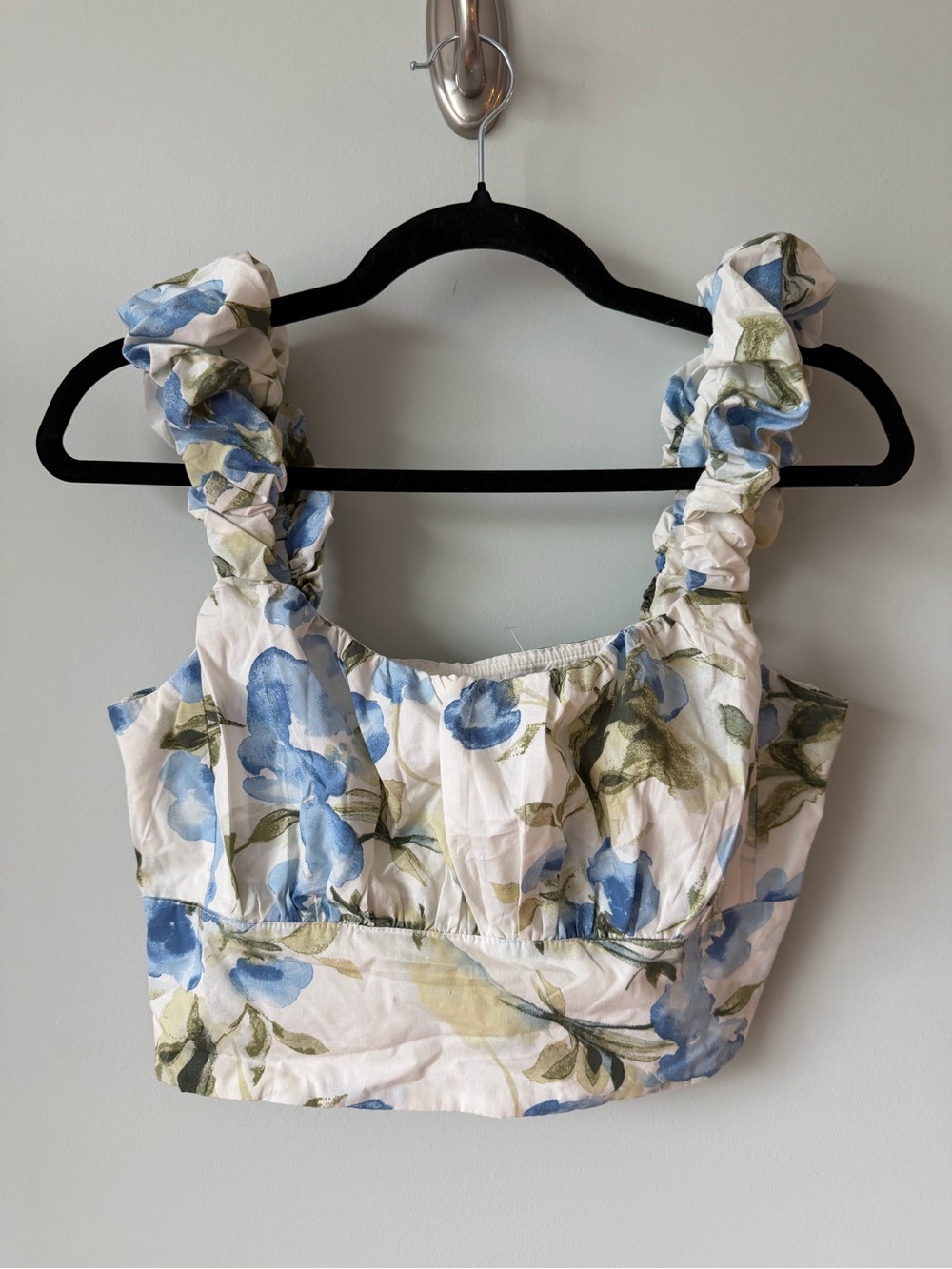 NWOT Abercrombie & Fitch White Floral Ruffle Strap Crop Top - Blue/Green